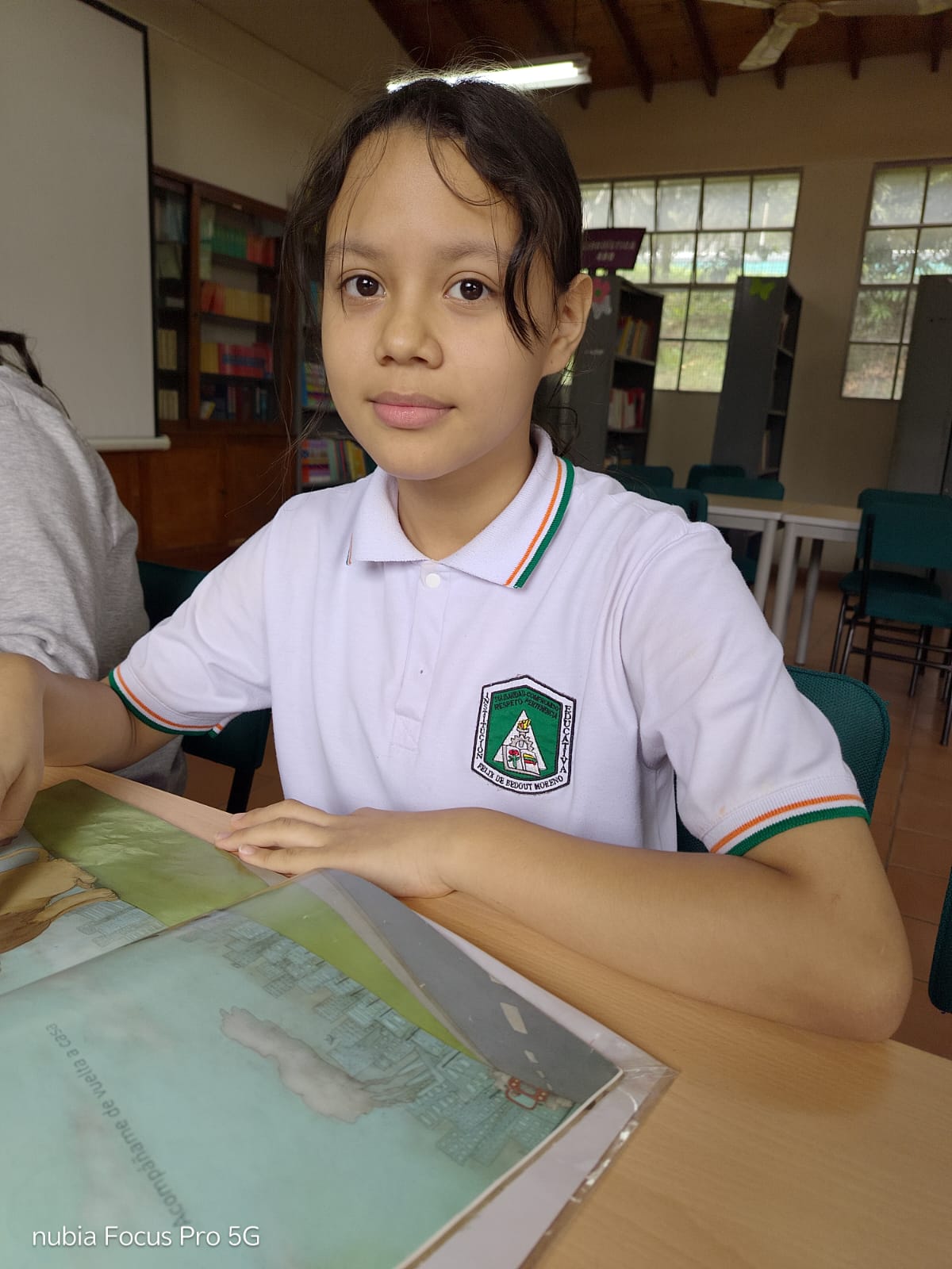 NIÑOS DE 4°1 EN BIBLIOTECA  (8).